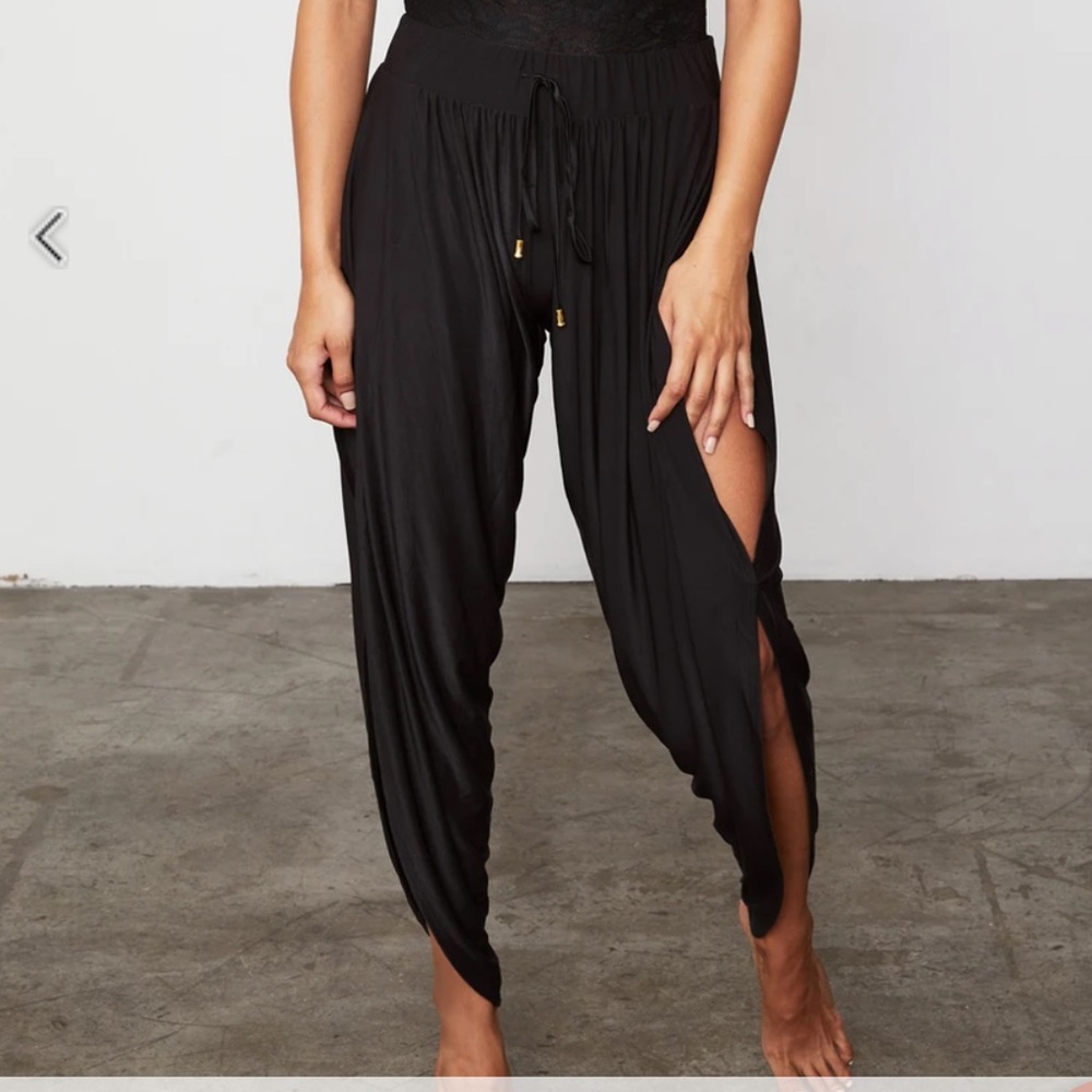 We are HAH I Dream of Genie pant Black